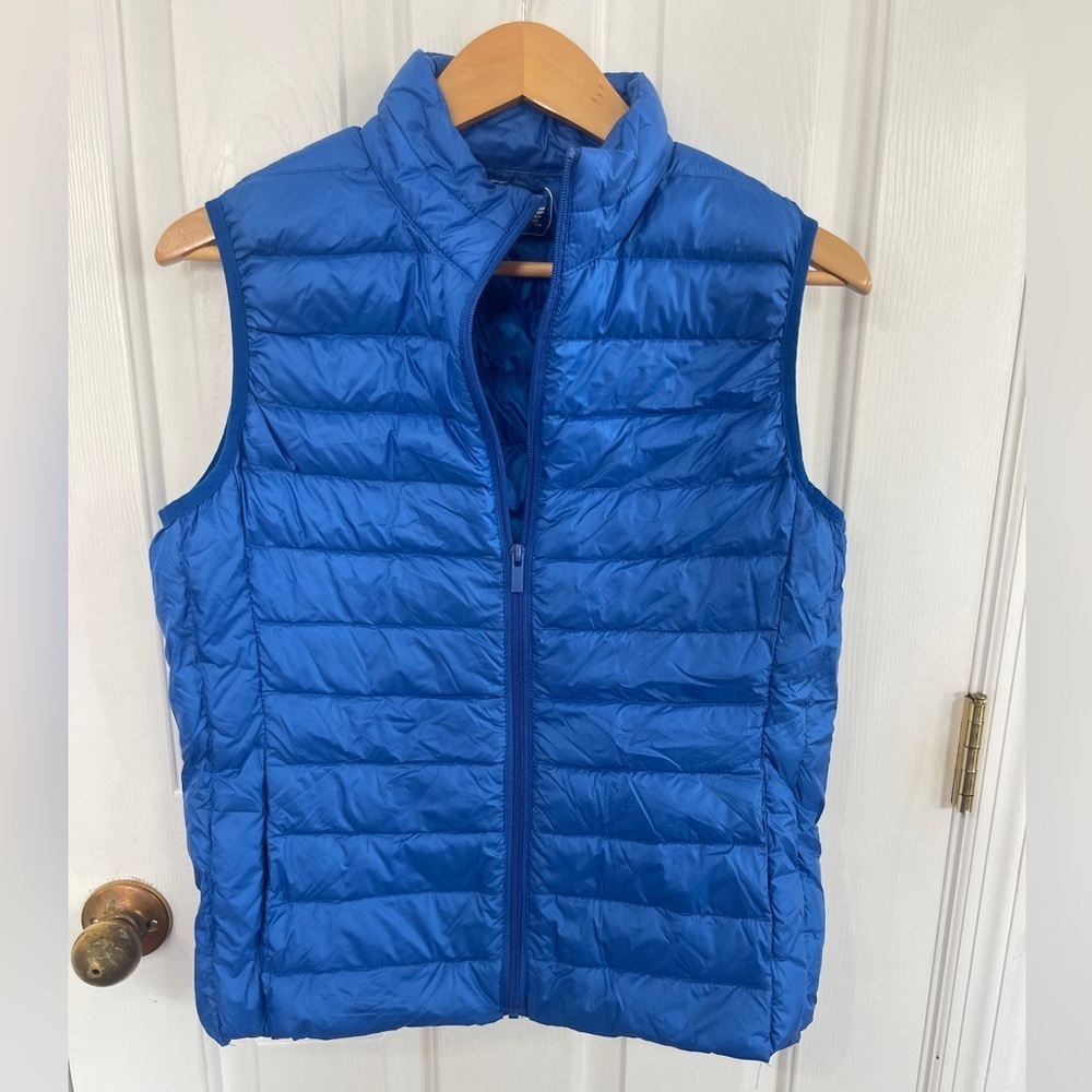 Be Inspired Large Women’s  Packable Down-Filled Puffer Vest BluePockets